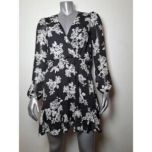 NWT Jun & Ivy Black Floral Dress From Altard State. Size L